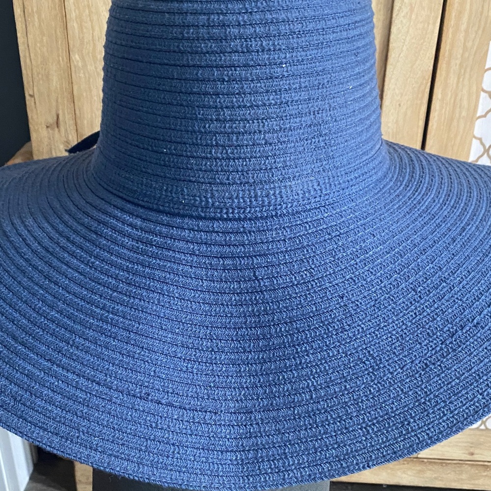 Elegant Navy Blue Women's Sun Hat